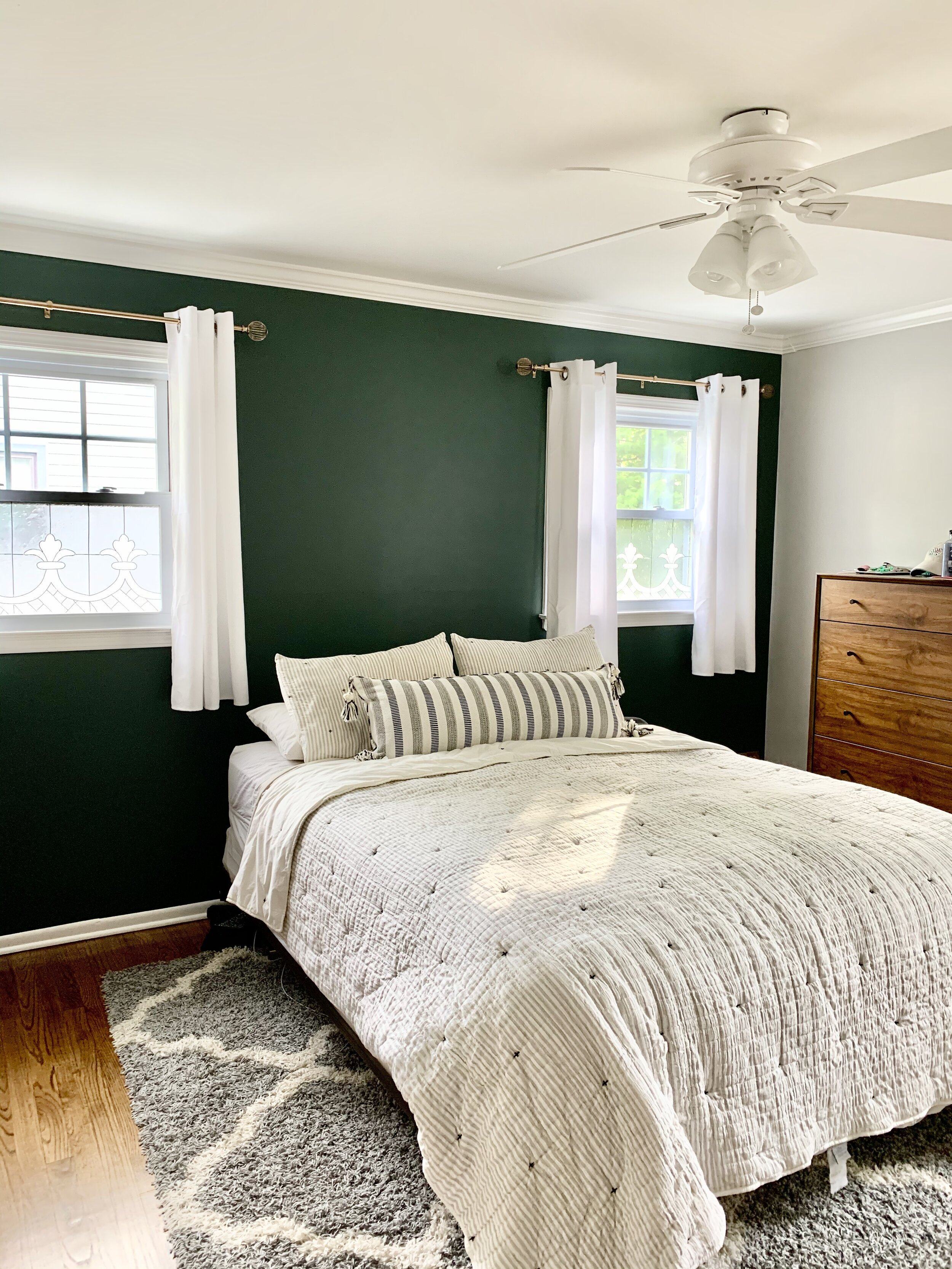 Mẫu thiết kế phòng ngủ màu xanh đậm đẹp nhất