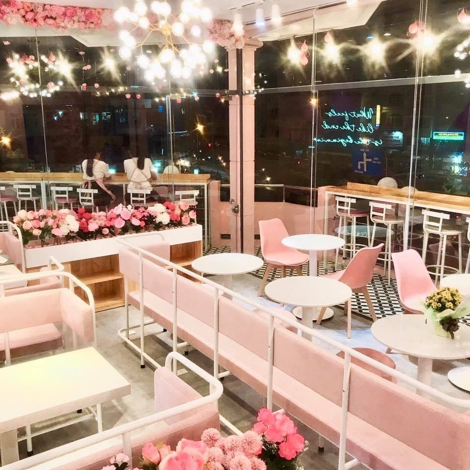 Hình ảnh quán cà phê màu hồng cực xinh