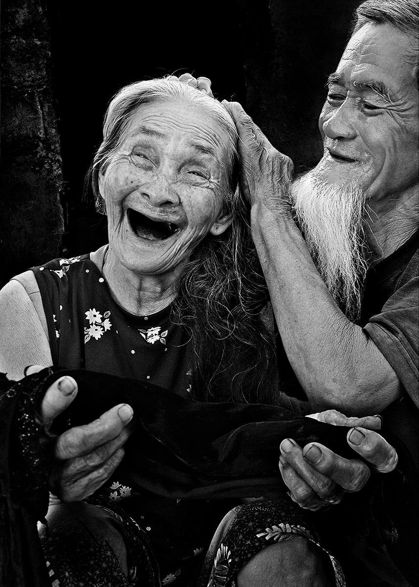 Hình ảnh vợ chồng già hạnh phúc nhất