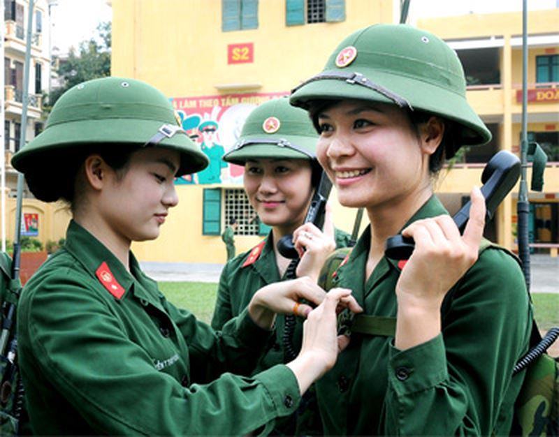 Hình ảnh nữ quân nhân Việt Nam