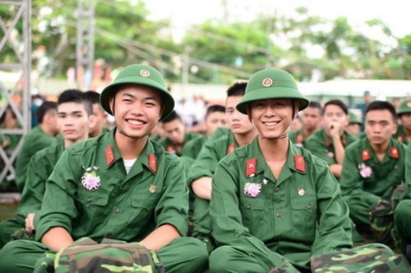 Hình ảnh hạnh phúc của những người lính xuất ngũ
