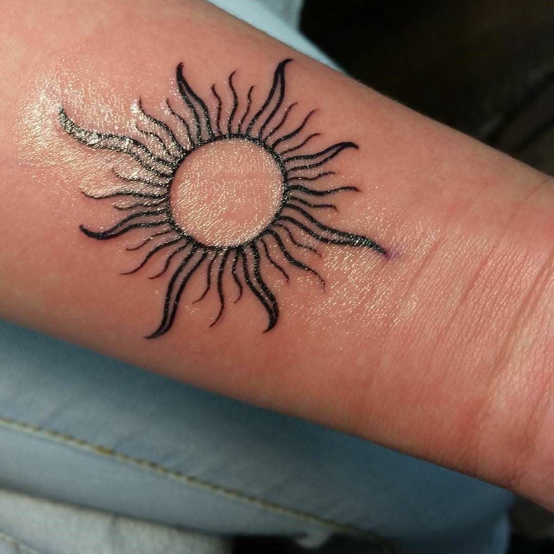 Hình xăm mặt trời đẹp nhất trên cánh tay