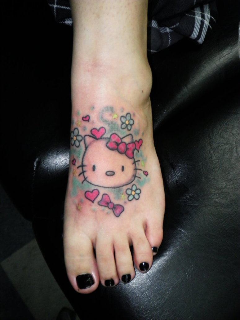 Hình xăm Hello Kitty ở chân đẹp nhất