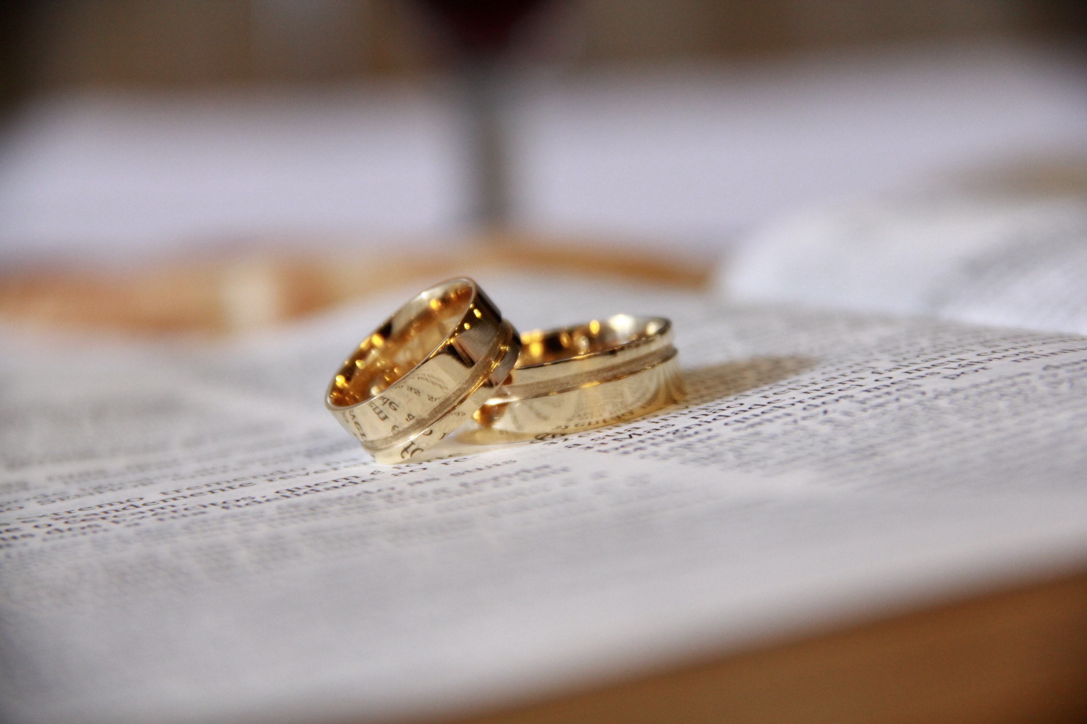 Nền nhẫn cưới sang trọng
