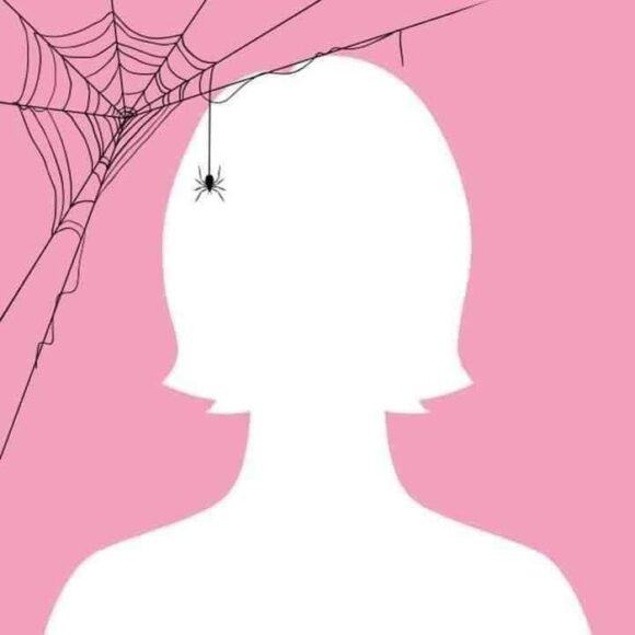 Hình đại diện của một cô gái với một mạng nhện