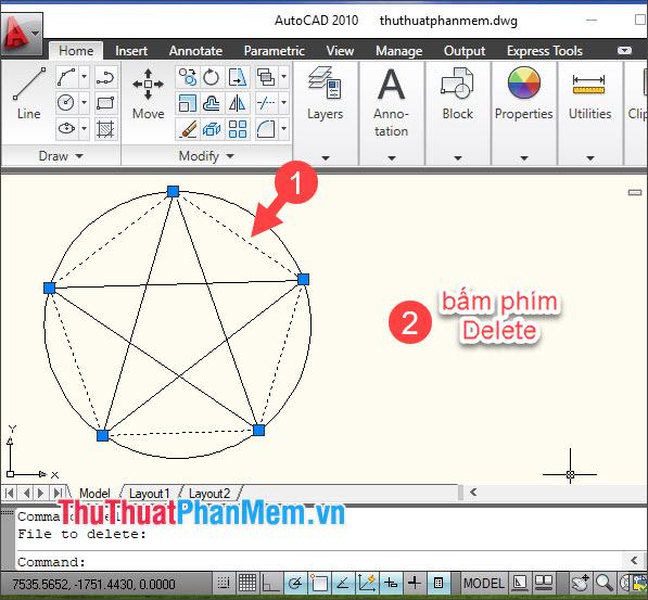 Nhấp vào đường viền của hình ngũ giác và nhấn phím Delete trên bàn phím của bạn để xóa hình ngũ giác xung quanh ngôi sao