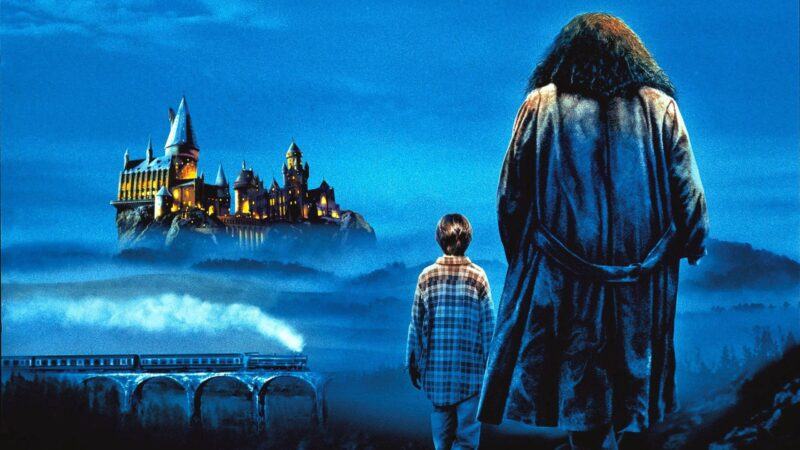 Hình ảnh Harry Potter đến trường Hogwarts