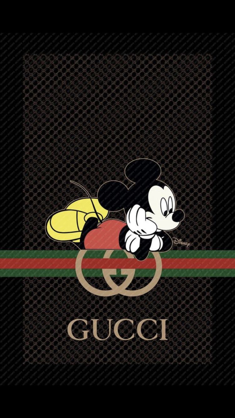 Hình ảnh Mickey của Gucci trên nền đen
