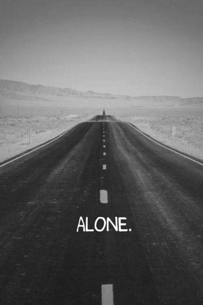 Hình ảnh con đường buồn cô đơn