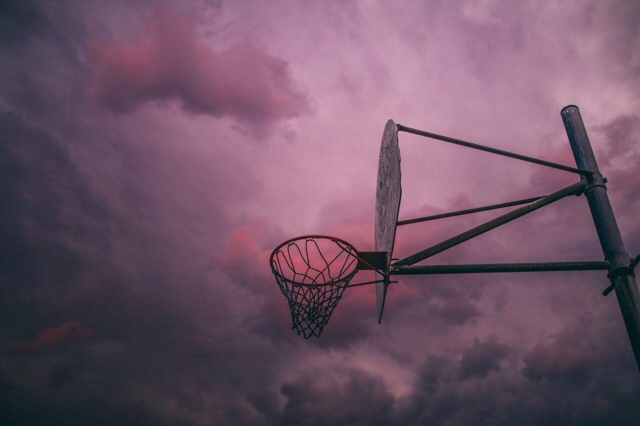Hình ảnh đẹp về bóng rổ và bầu trời
