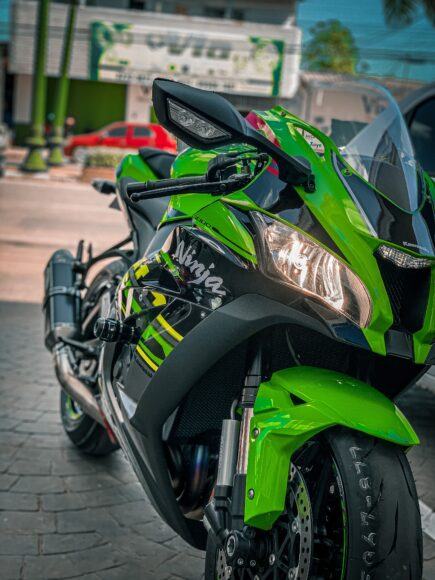 Hình ảnh Kawasaki Ninja H2R xanh đen cực đẹp