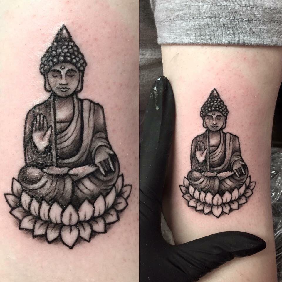 Hình xăm Phật nhỏ trên cơ thể
