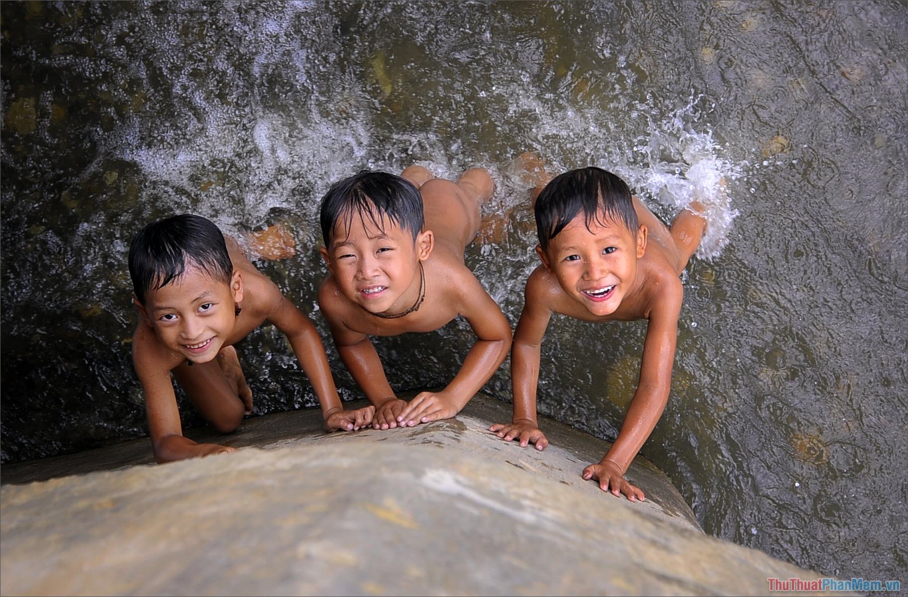 Tôi rất nhớ những ngày tháng tuổi thơ, nơi mà điều khó nhất phải làm là quyết định xem bây giờ sẽ chơi trò gì