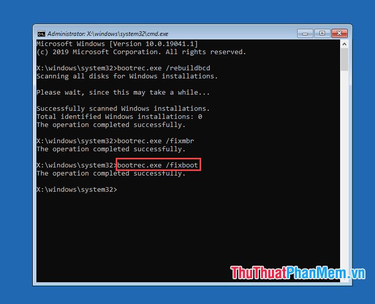 Nhập lệnh bootrec.exe fixboot