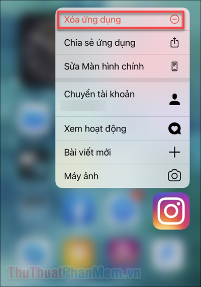 Nhấn và giữ biểu tượng Instagram và chọn Xóa ứng dụng