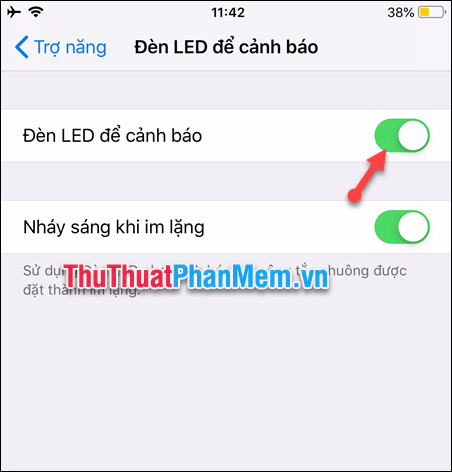 Bật đèn LED để cảnh báo