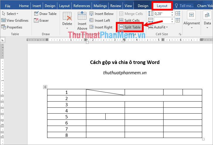 Trong Table Tools, chọn Layout, chọn Split Table để chia bảng