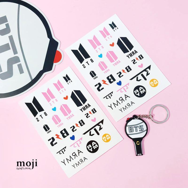 Ảnh bao gồm logo của BTS