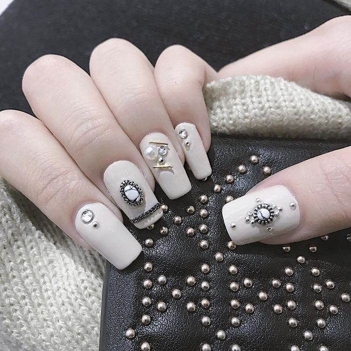 Những mẫu nail đơn giản mà đẹp