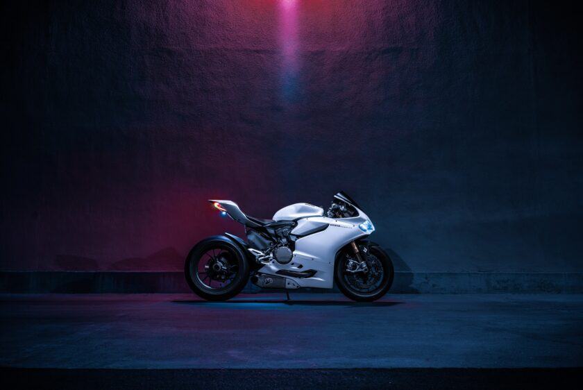 Hình nền trắng Ducati
