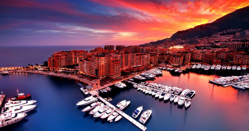 Ảnh chụp bình minh buổi sớm tuyệt đẹp của thành phố ven biển Monaco