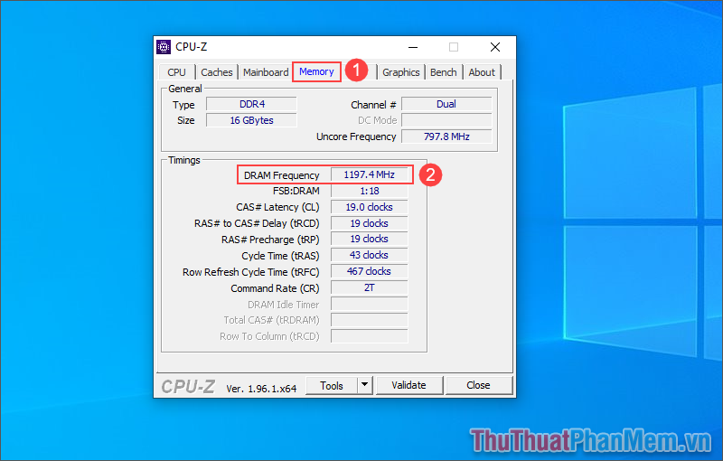 Chọn tab Bộ nhớ và điều hướng đến Tần số DRAM.  phần