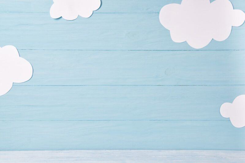 Background đáng yêu gỗ xanh mây trắng cho trường mầm non