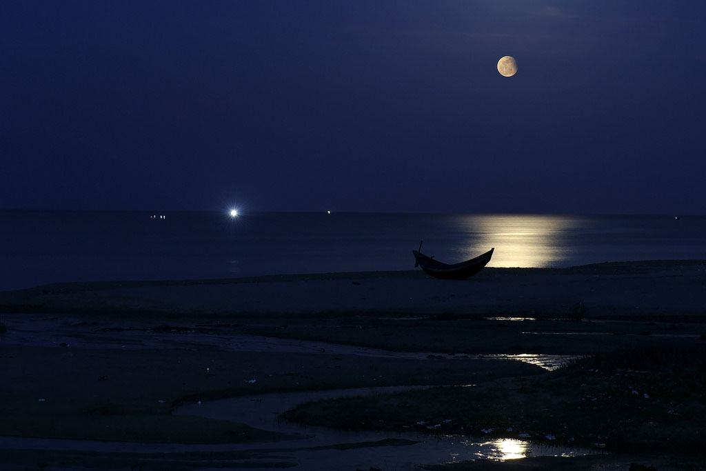 Hình ảnh buổi tối trên biển
