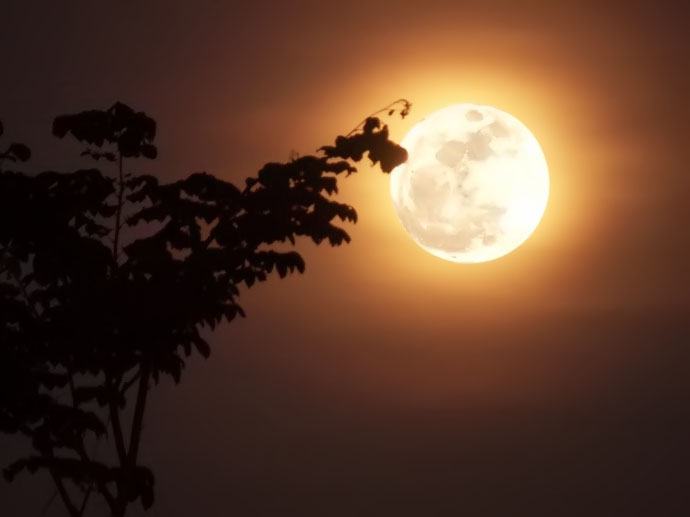 Hình ảnh trăng đẹp vào buổi tối