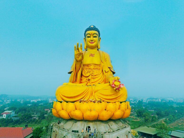 Tượng Phật A Di Đà lớn nhất thế giới