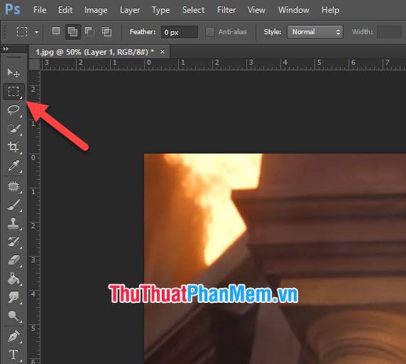 Chọn công cụ Rectangular Marquee
