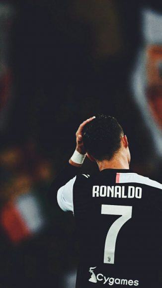 Hình ảnh 2019-2020 của Cristiano Ronaldo đẹp và điềm tĩnh