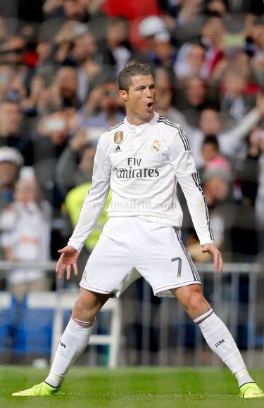 Cristiano Ronaldo đấu với Real Madrid
