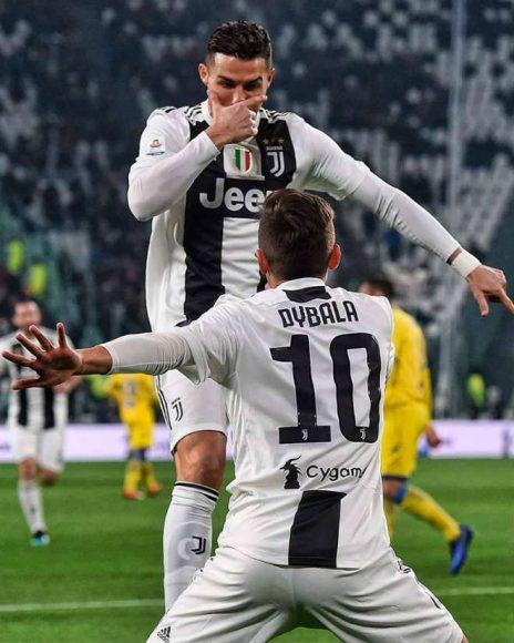 Cristiano Ronaldo đấu với Dybala