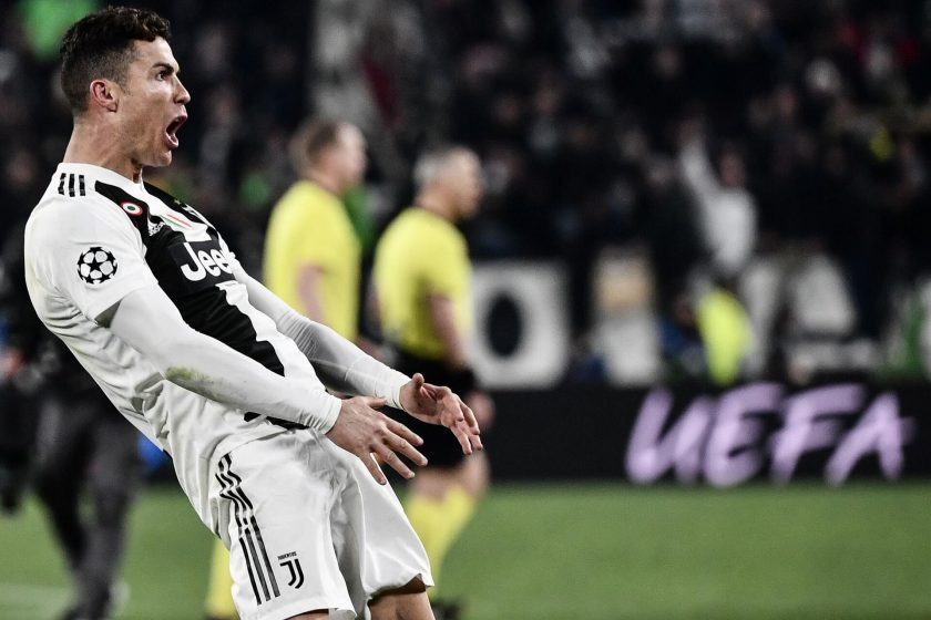 Cristiano Ronaldo pha trò với HLV Simeone