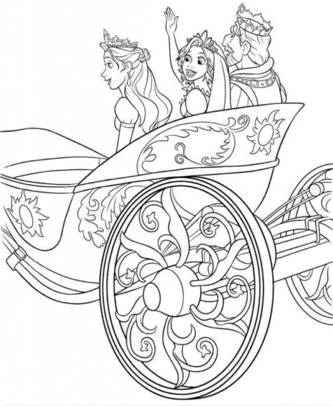 Công chúa Yunfa ngồi trong xe ngựa cùng cha và hoàng hậu