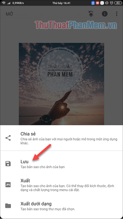 Nhấn nút Save để lưu ảnh về điện thoại