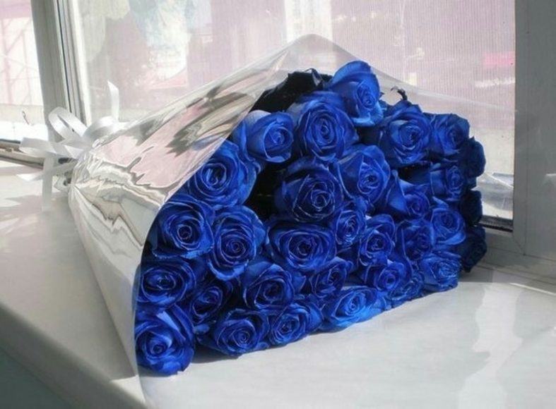 Hoa hồng xanh là biểu tượng tình yêu dành cho Batman