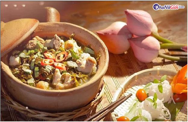 Cách làm canh gà nấu lá giang ngon chuẩn vị miền Trung