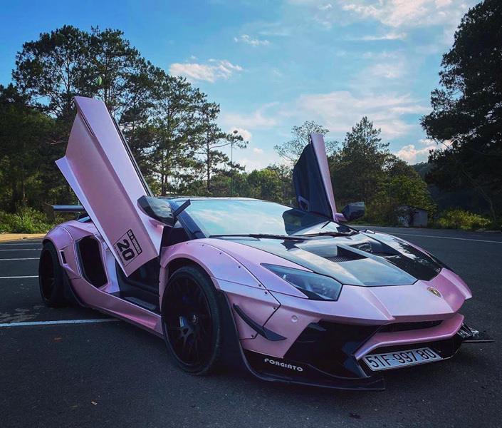 Hình ảnh siêu xe Lamborghini màu tím
