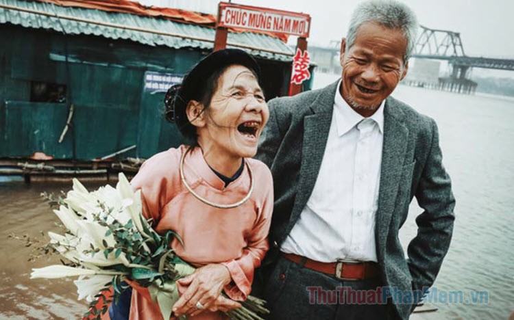 Hình ảnh vợ chồng già hạnh phúc