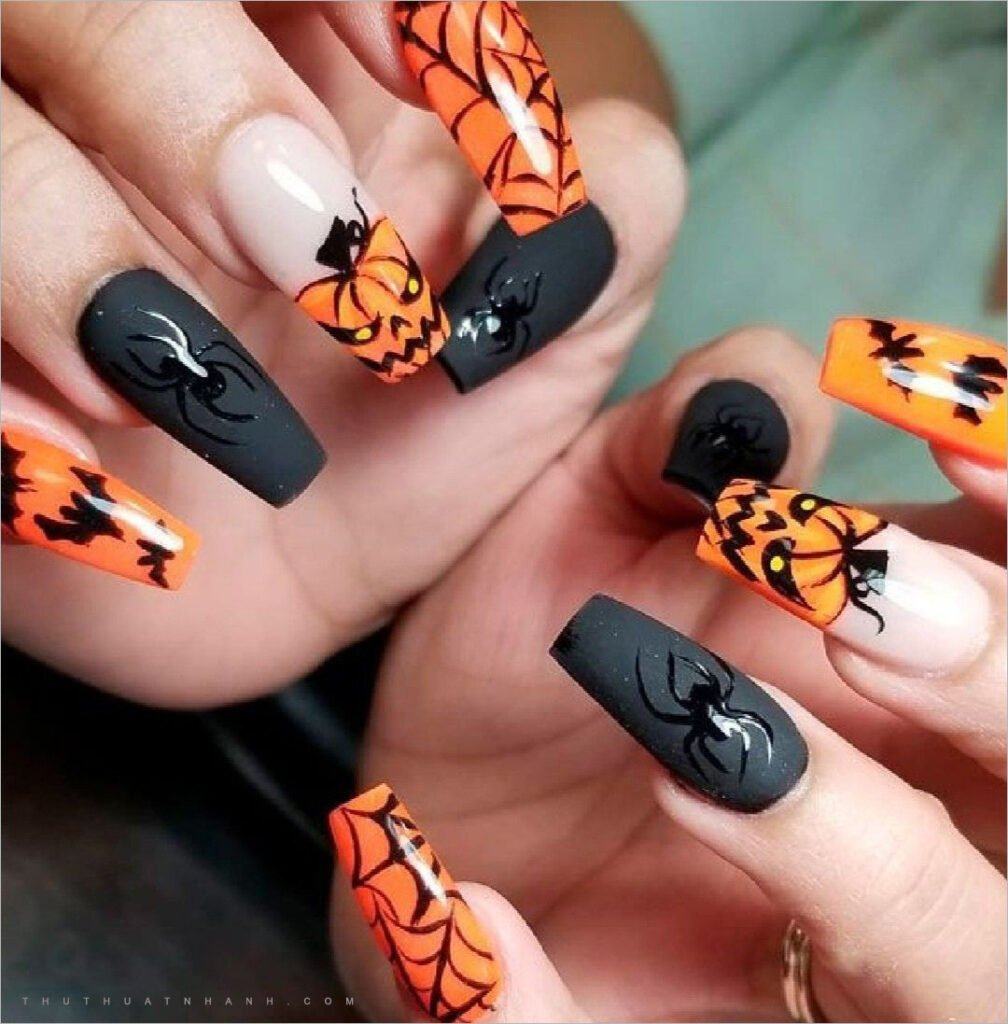 Mẫu Nail Halloween Cool: Bạn là một người thích sự sang trọng và ấn tượng? Những mẫu nail Halloween cool của chúng tôi chắc chắn sẽ làm hài lòng bạn! Hãy thử đánh tan cái nóng của Việt Nam bằng những thiết kế tuyệt đẹp này để có một mùa lễ hội Halloween hoàn hảo nhất.