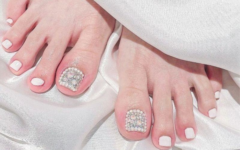 Top 22 mẫu nail chân màu trắng đẹp nhẹ nhàng xu hướng 2023  Trung Tâm Đào  Tạo Việt Á