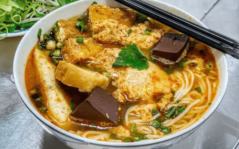 Top 5 quán bún riêu luôn đông khách tại TP.HCM