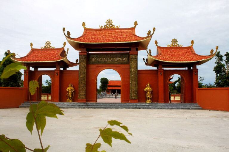 Truc Lam Phuong Nam Zen Monastery, Can Tho tourist destination should not be missed