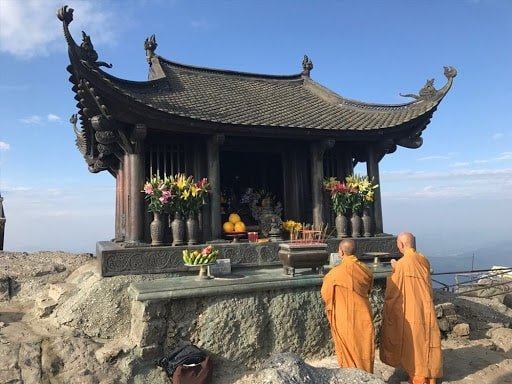viếng thăm top 5 đền chùa ở hạ long linh thiêng và nổi tiếng nhất